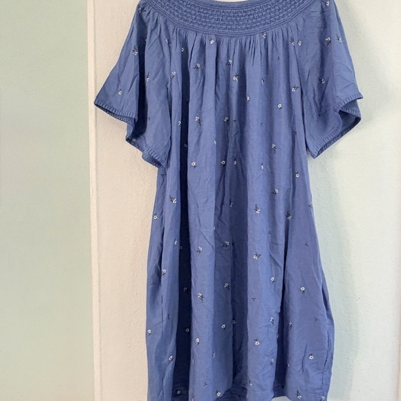 Old Navy Blue Floral Embroidered Smocked Mini Dress Plus Size 2X Boho Pockets - Picture 6 of 10
